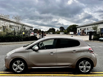 Used Peugeot 208 2012 for sale - 76012954: Photo 4