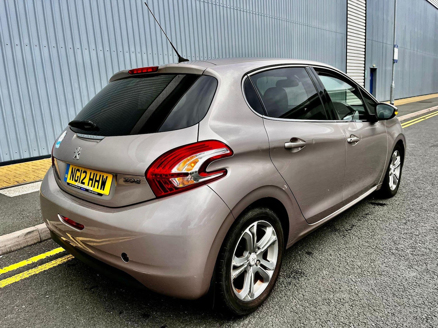 Used Peugeot 208 2012 for sale - 76012954: Photo 7