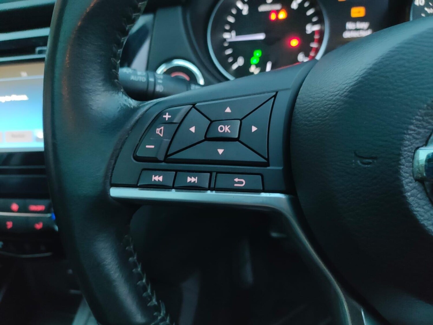 Used Nissan Qashqai for sale - 77484295: Photo 19