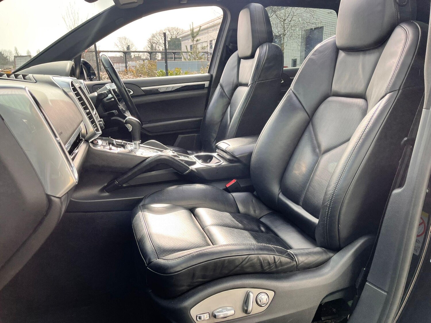 Used Porsche Cayenne 2016 for sale - 77783175: Photo 62