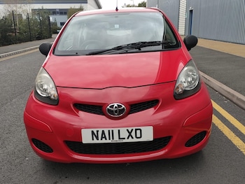 Used Toyota AYGO 2011 for sale - 76282761: Photo 2