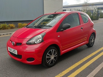 Used Toyota AYGO 2011 for sale - 76282761: Photo 4