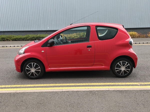 Used Toyota AYGO 2011 for sale - 76282761: Photo 5