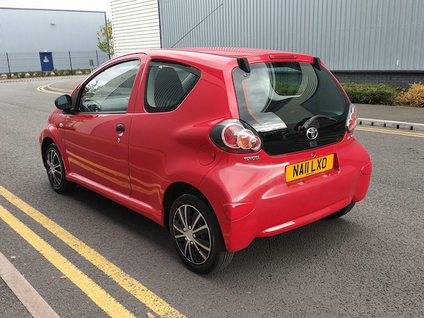 Used Toyota AYGO 2011 for sale - 76282761: Photo 6