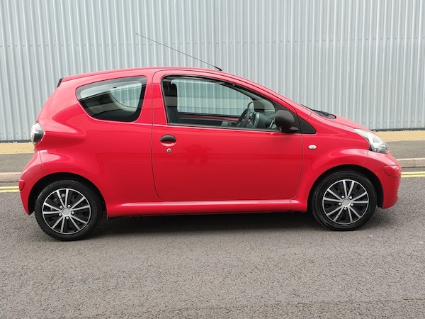 Used Toyota AYGO 2011 for sale - 76282761: Photo 9