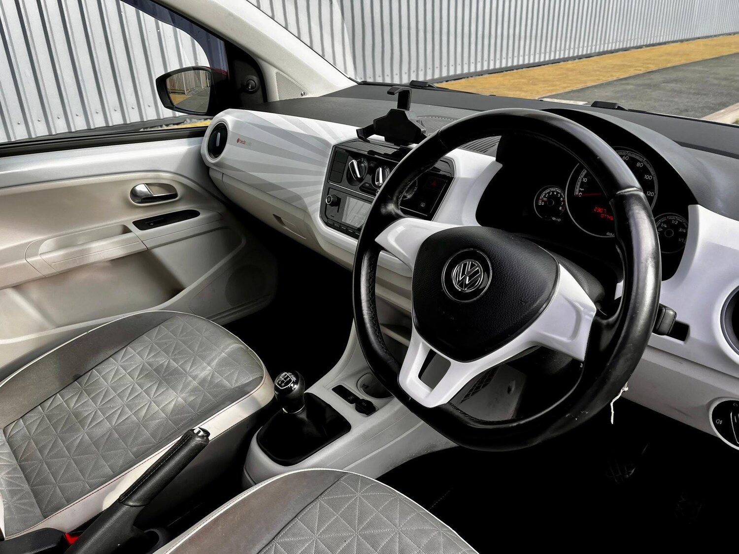 Used Volkswagen up! 2017 for sale - 76633094: Photo 15