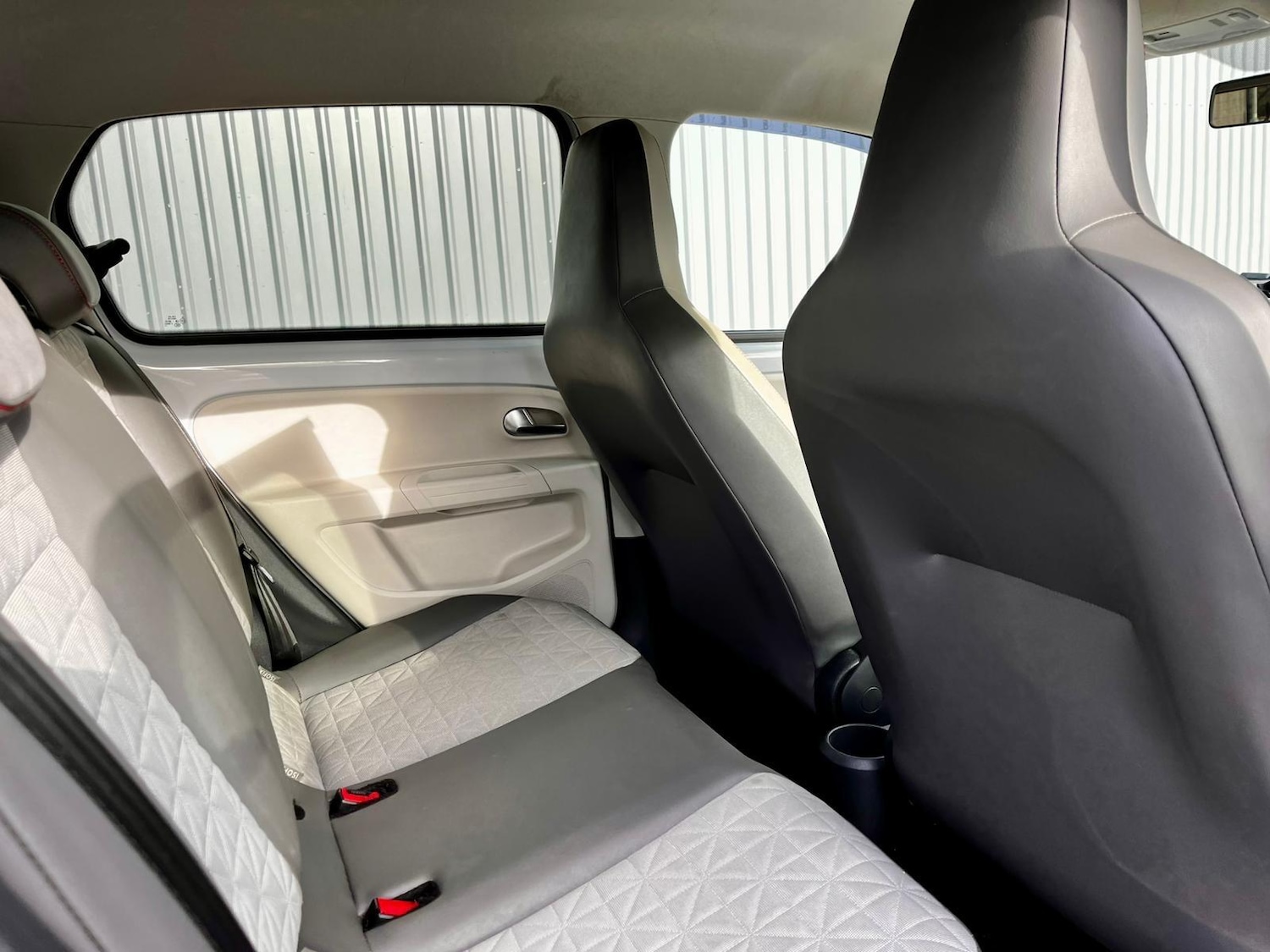 Used Volkswagen up! 2017 for sale - 76633094: Photo 25