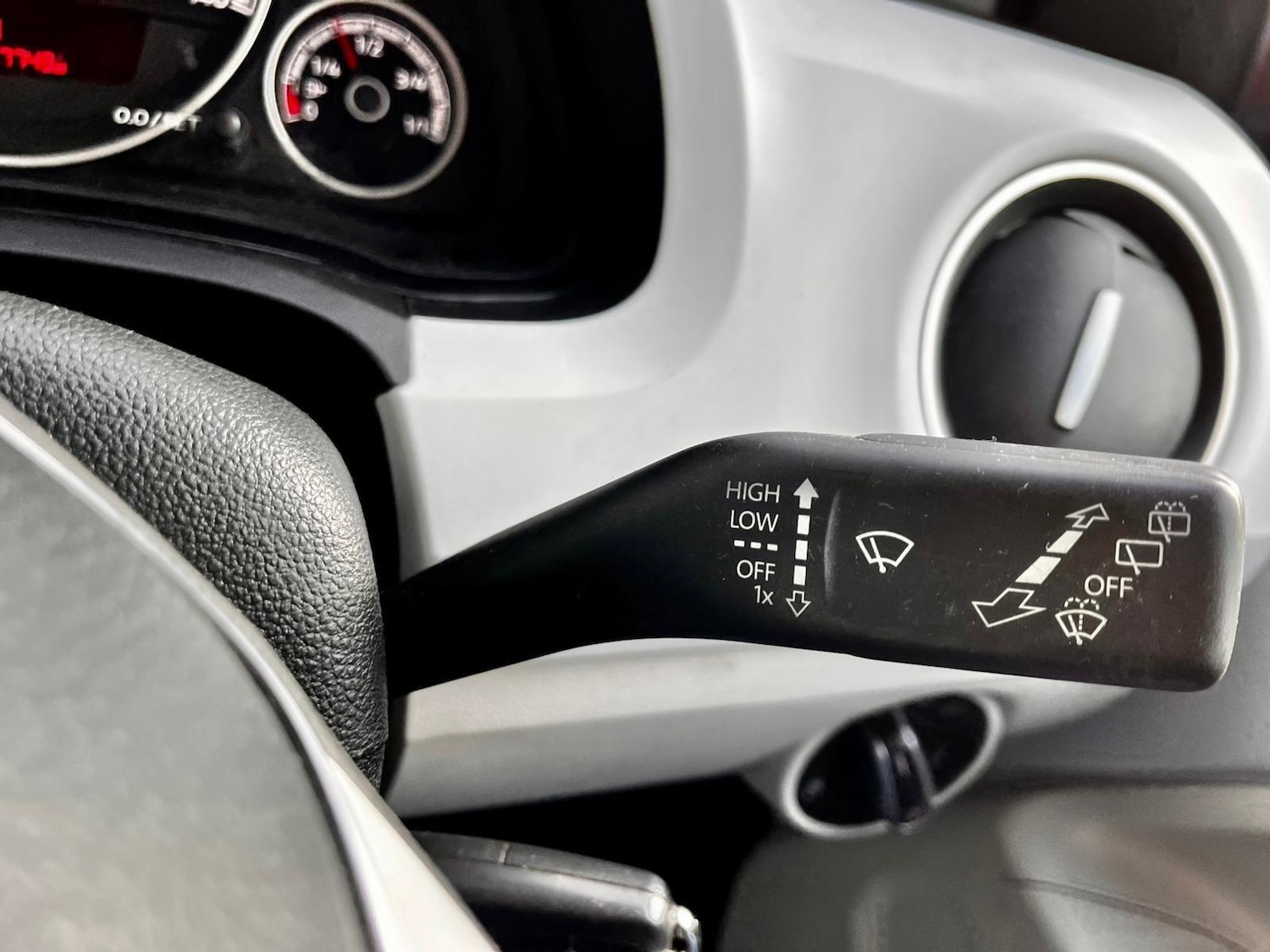 Used Volkswagen up! 2017 for sale - 76633094: Photo 27