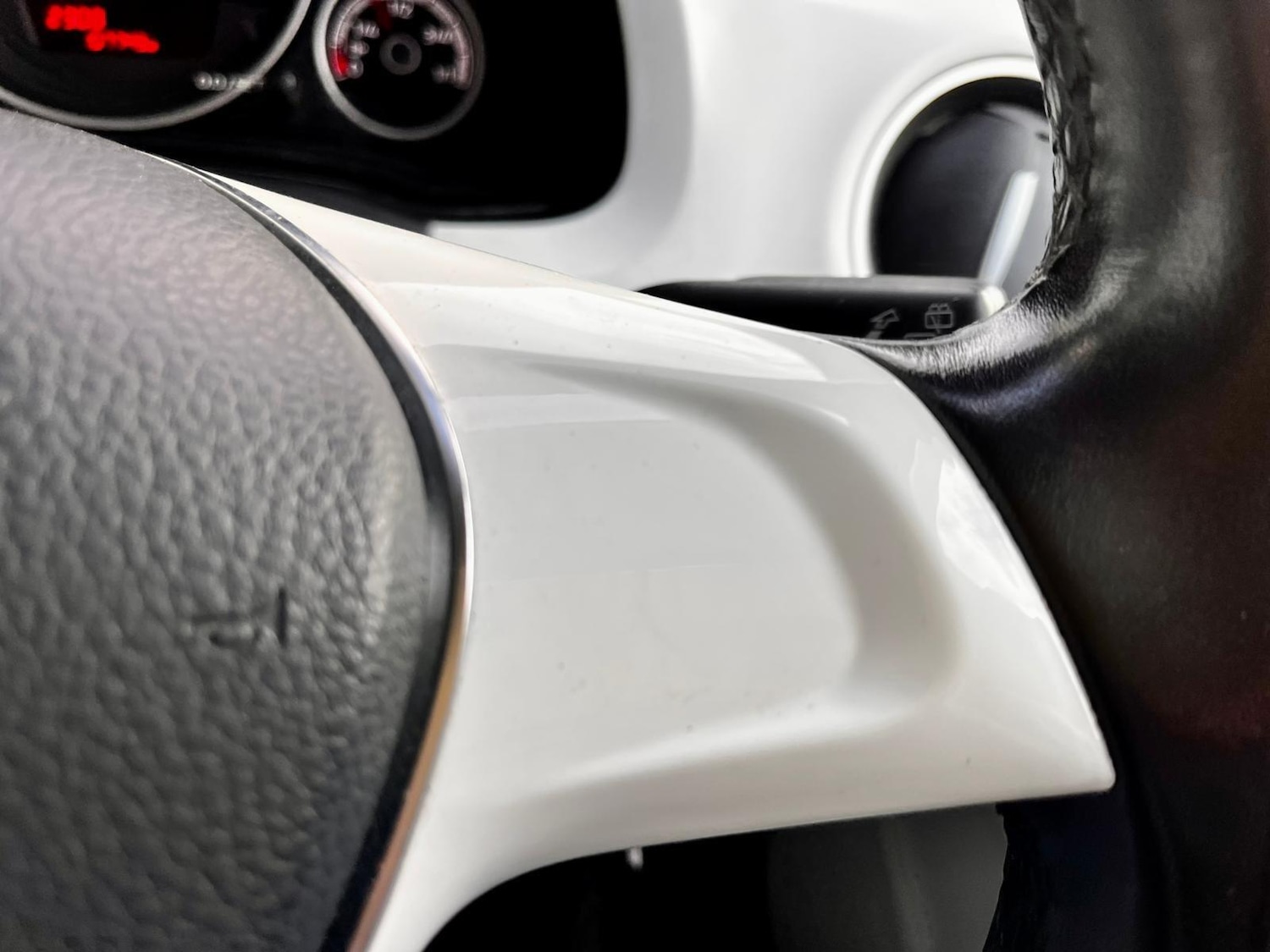 Used Volkswagen up! 2017 for sale - 76633094: Photo 29