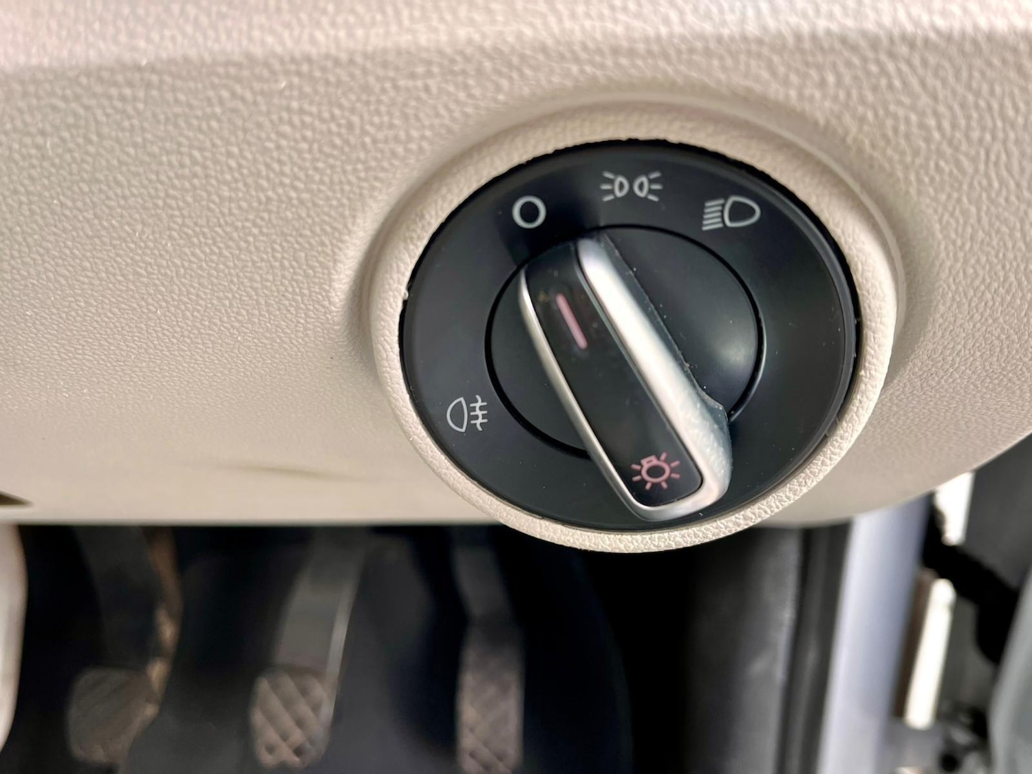 Used Volkswagen up! 2017 for sale - 76633094: Photo 32