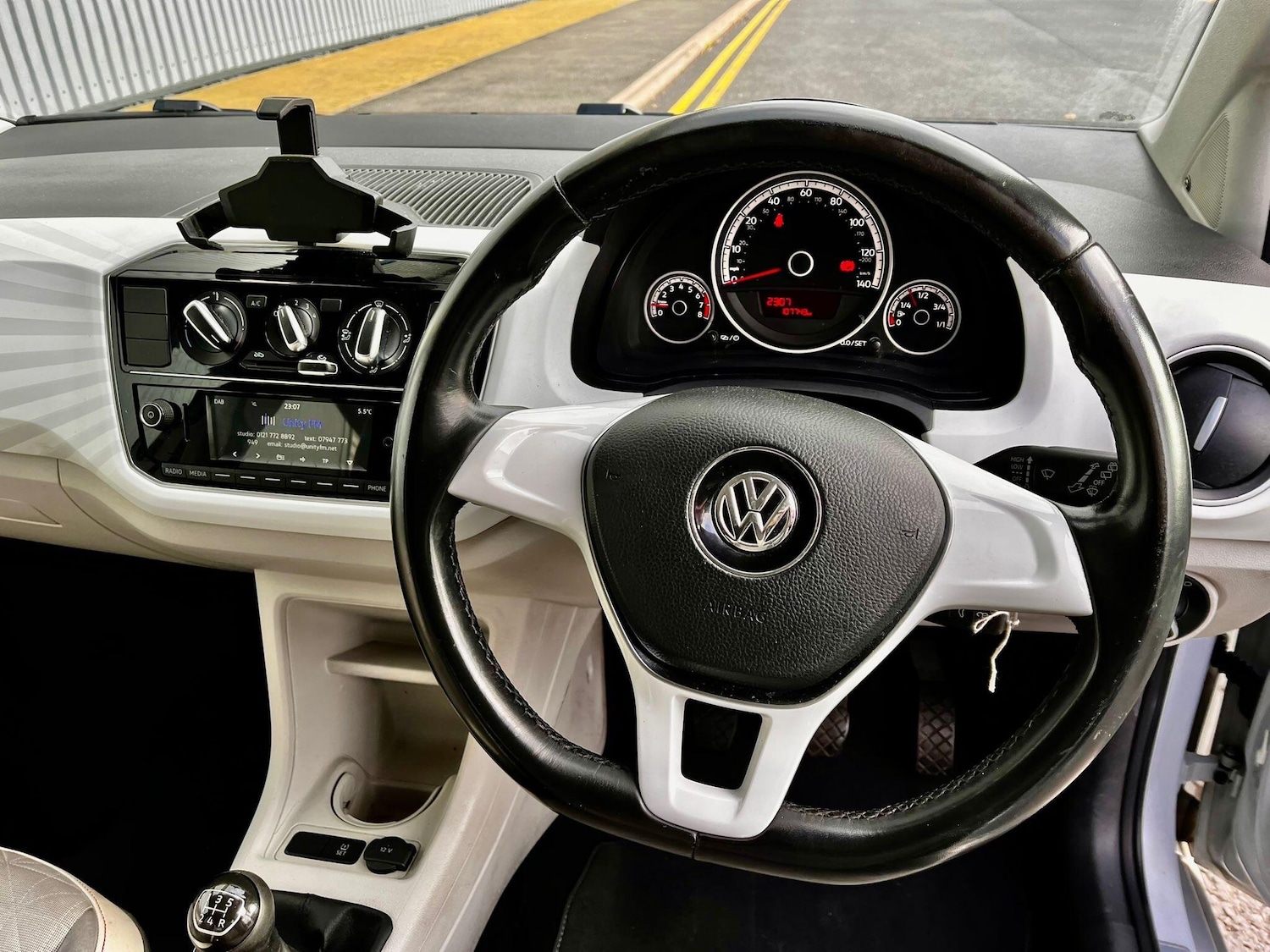 Used Volkswagen up! 2017 for sale - 76633094: Photo 41