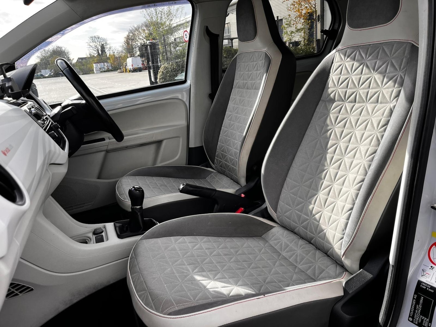 Used Volkswagen up! 2017 for sale - 76633094: Photo 42