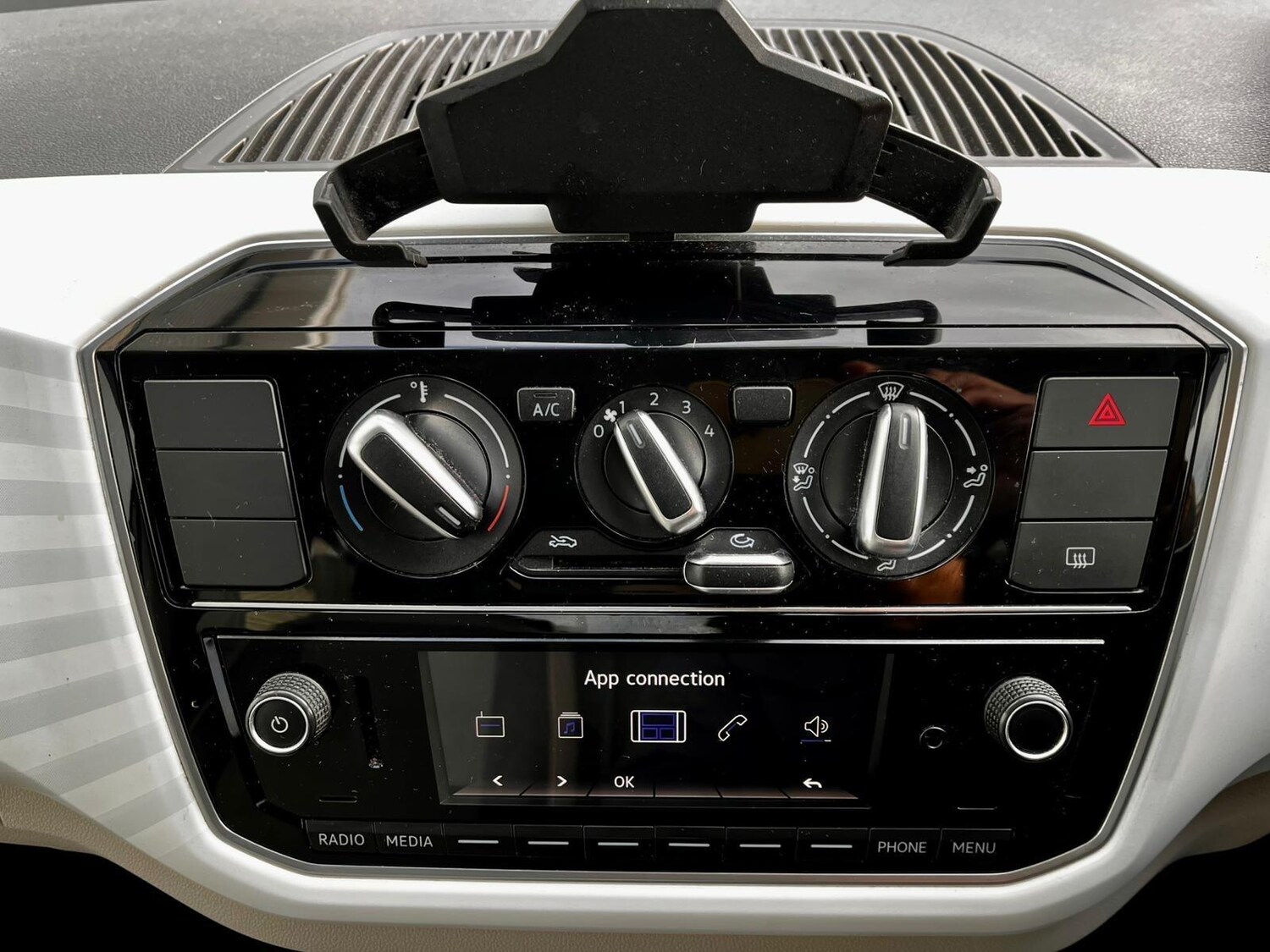 Used Volkswagen up! 2017 for sale - 76633094: Photo 49