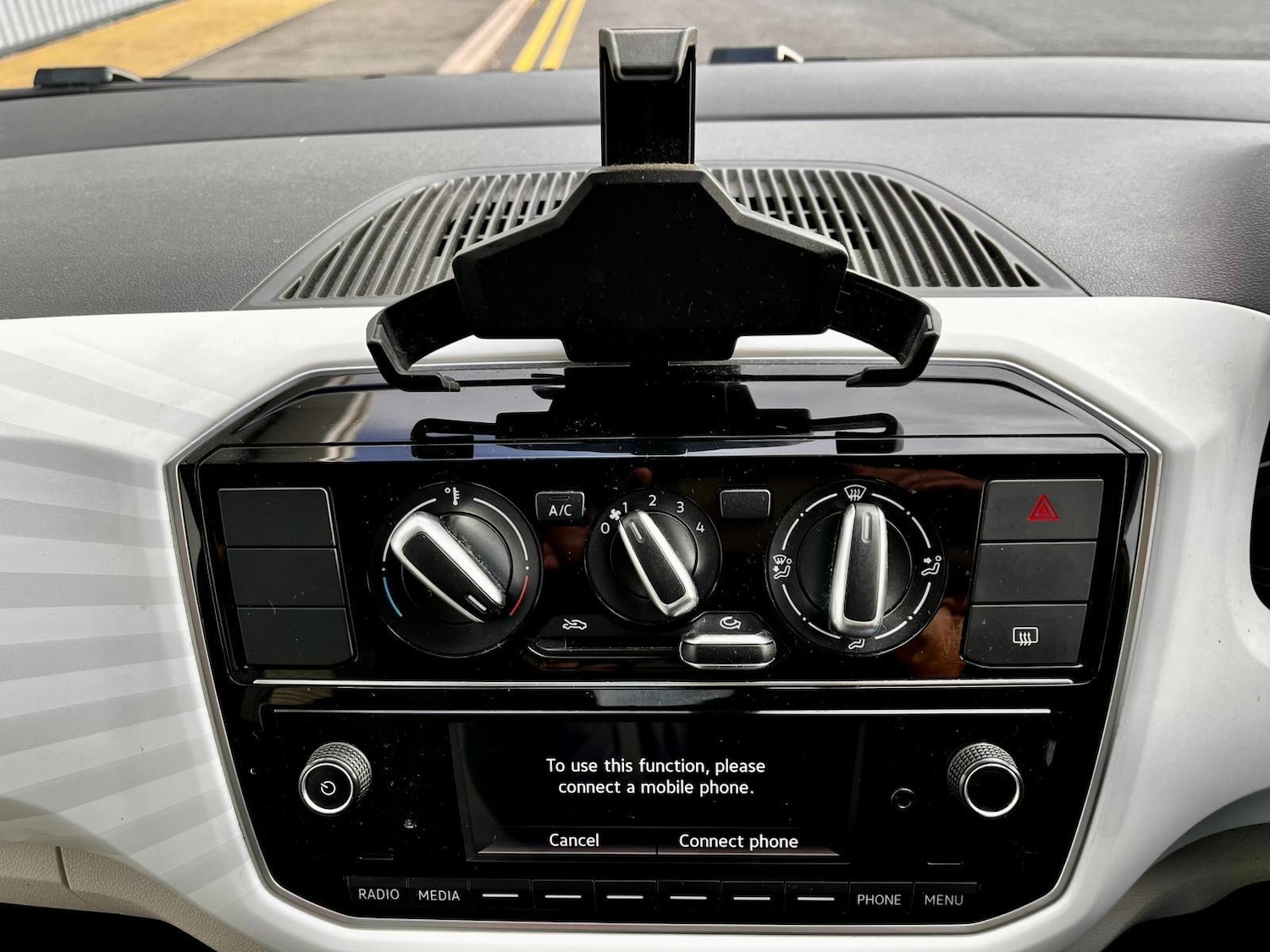 Used Volkswagen up! 2017 for sale - 76633094: Photo 50