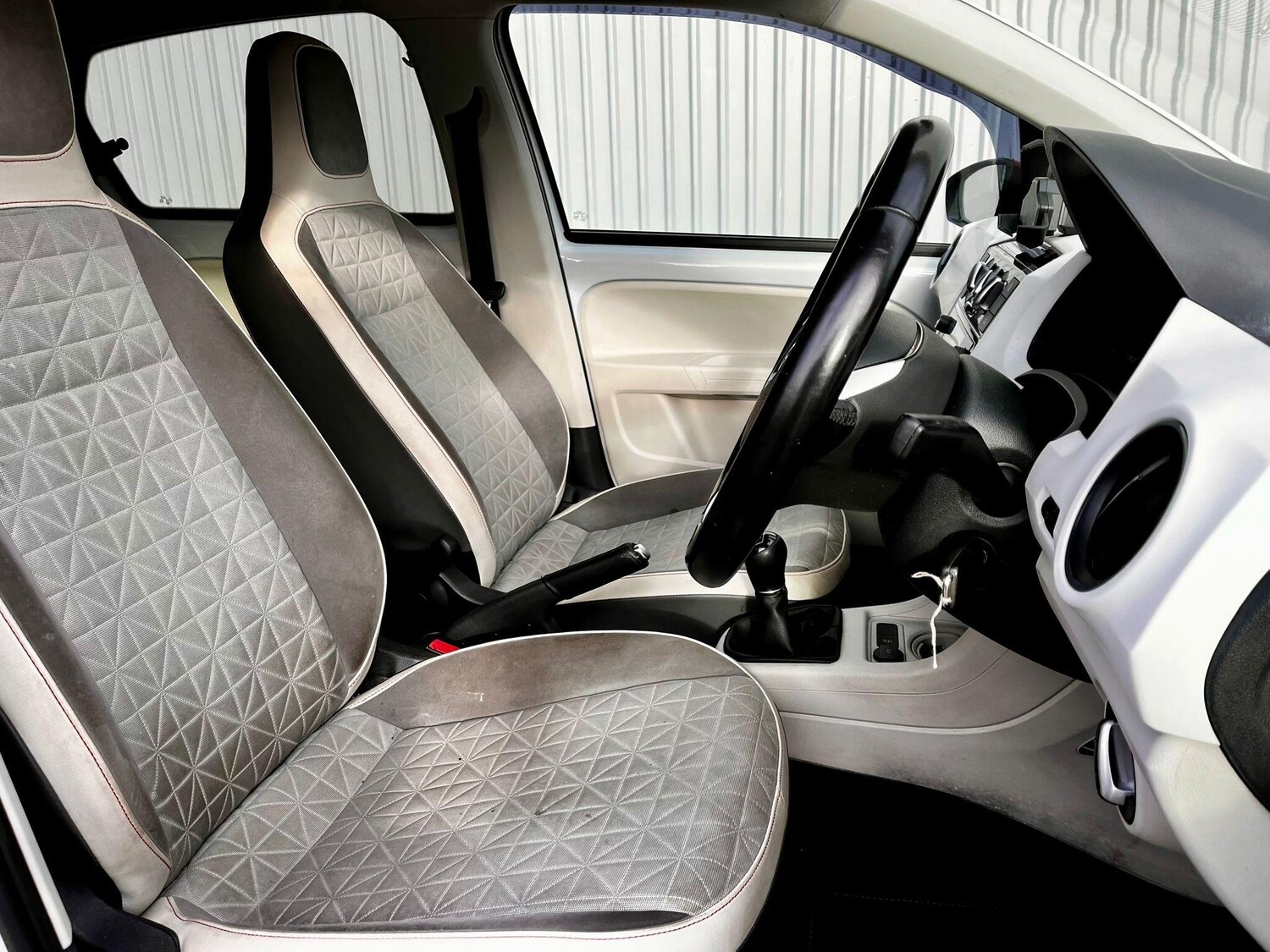 Used Volkswagen up! 2017 for sale - 76633094: Photo 52