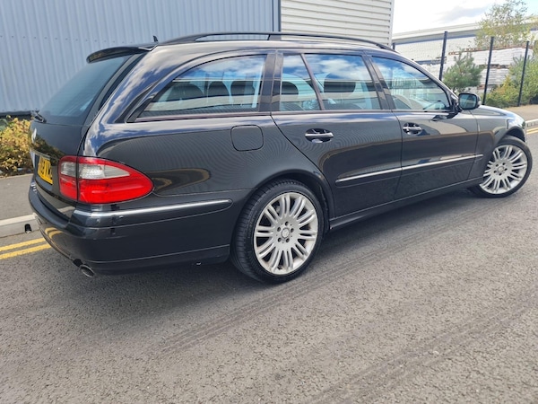 Used Mercedes-Benz E Class 2008 for sale - 74758841: Photo 12