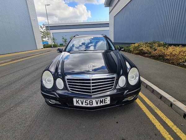 Used Mercedes-Benz E Class 2008 for sale - 74758841: Photo 2