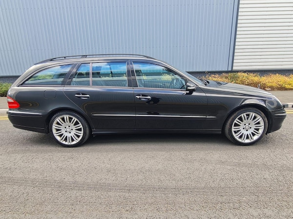 Used Mercedes-Benz E Class 2008 for sale - 74758841: Photo 8