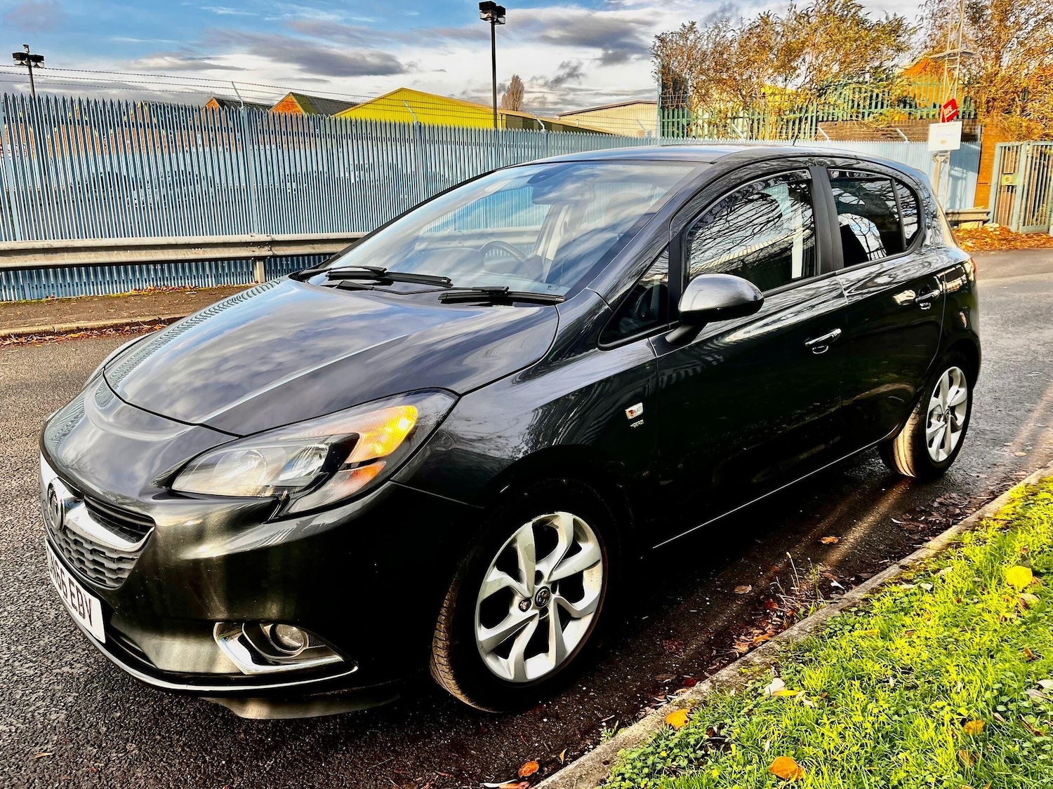 Used Vauxhall Corsa 2016 for sale - 76976617: Photo 3