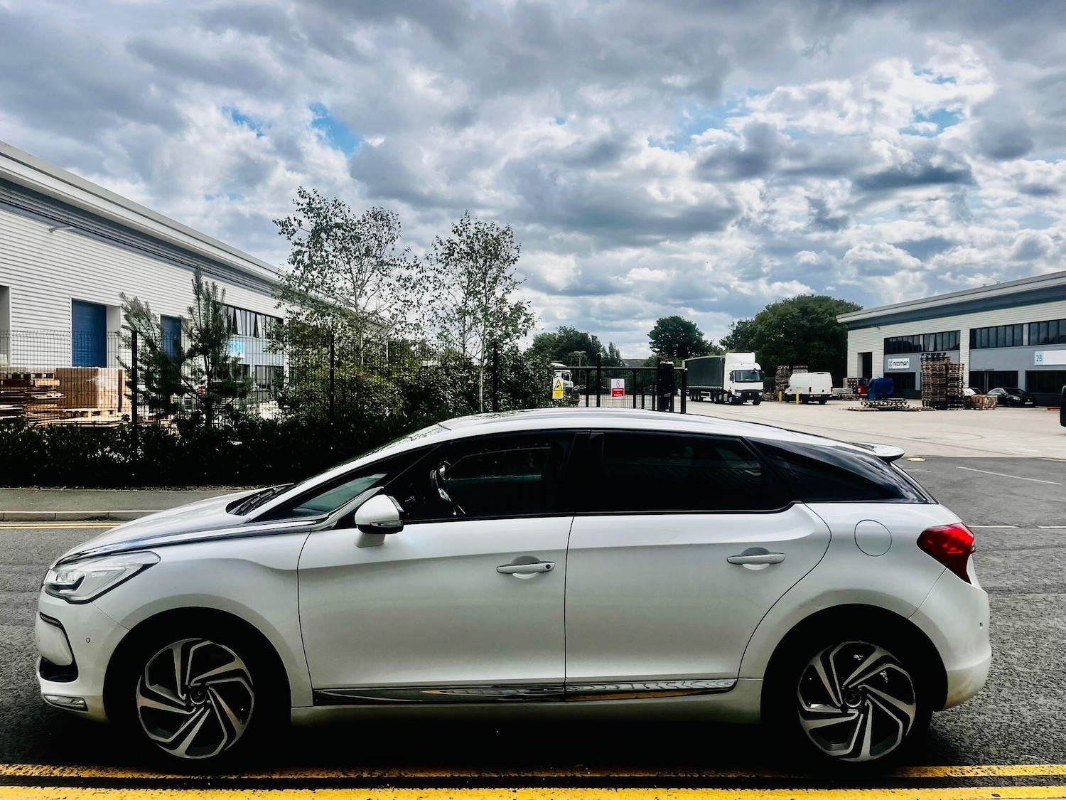 Used DS Automobiles DS 5 2016 for sale - 76360674: Photo 5