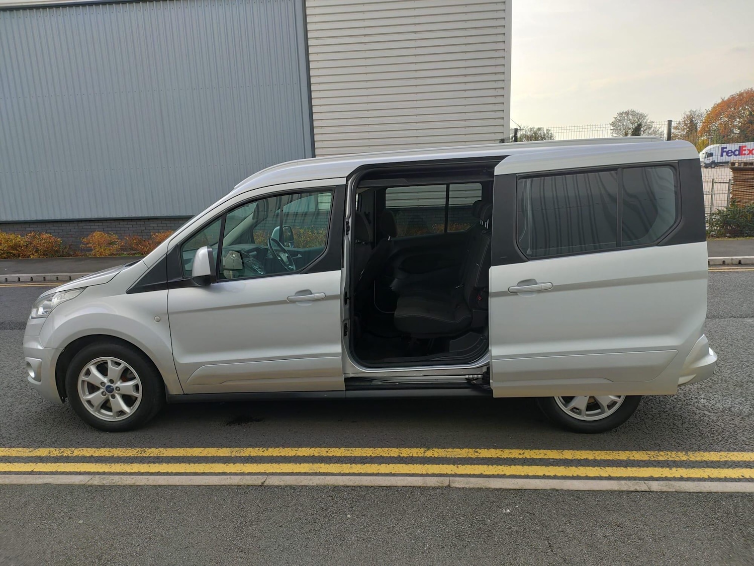 Used Ford Grand Tourneo Connect 2015 for sale - 76619894: Photo 16