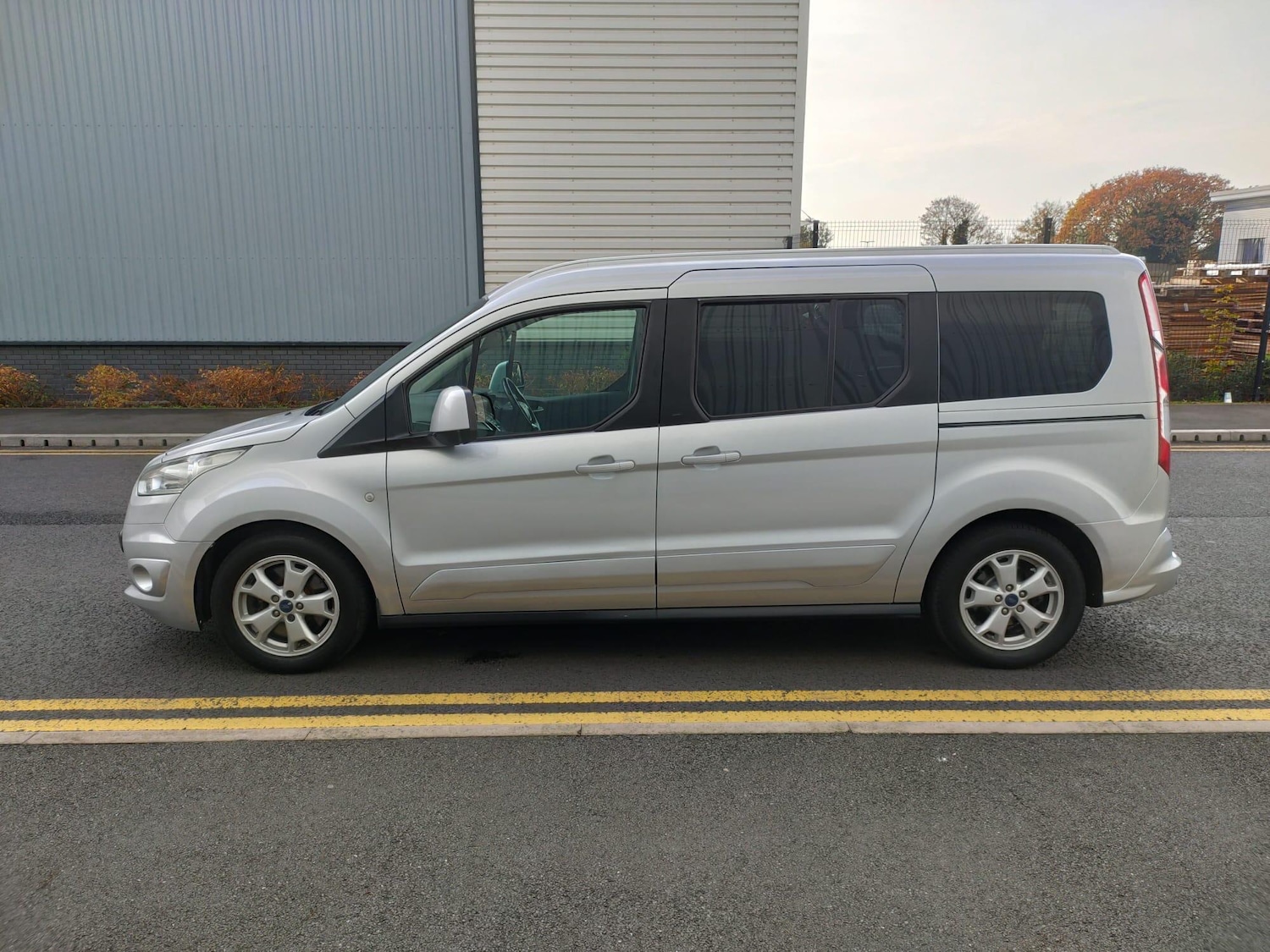 Used Ford Grand Tourneo Connect 2015 for sale - 76619894: Photo 17