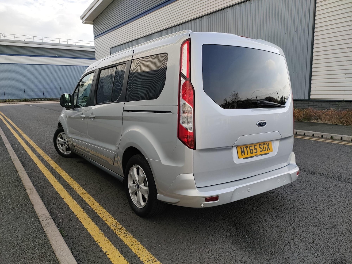 Used Ford Grand Tourneo Connect 2015 for sale - 76619894: Photo 4