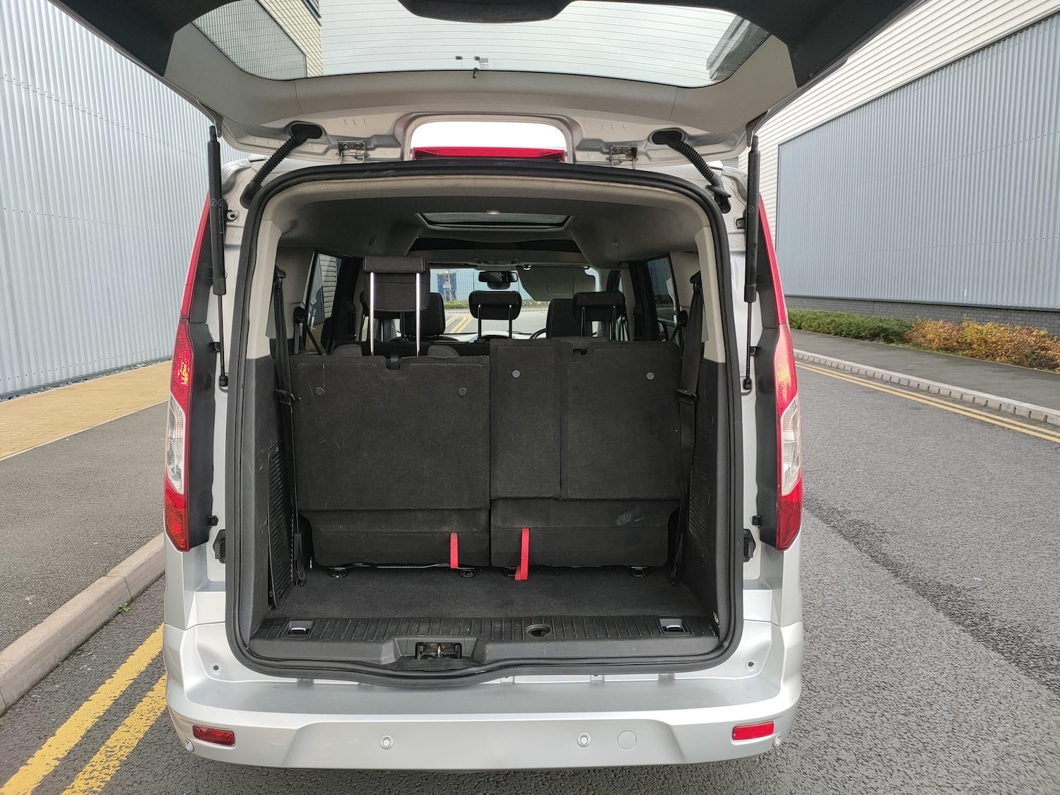 Used Ford Grand Tourneo Connect 2015 for sale - 76619894: Photo 69