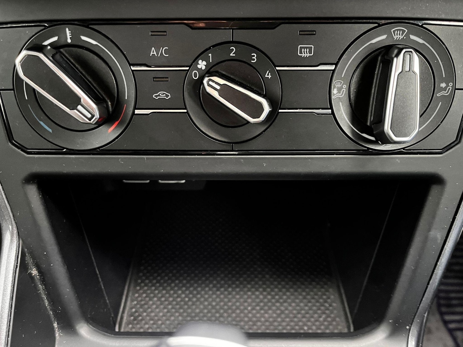 Used Volkswagen Polo 2020 for sale - 76976093: Photo 24