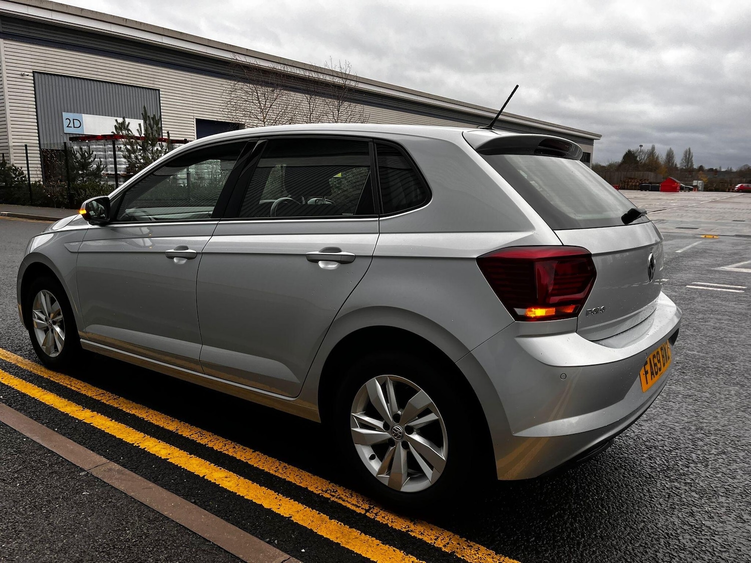 Used Volkswagen Polo 2020 for sale - 76976093: Photo 4