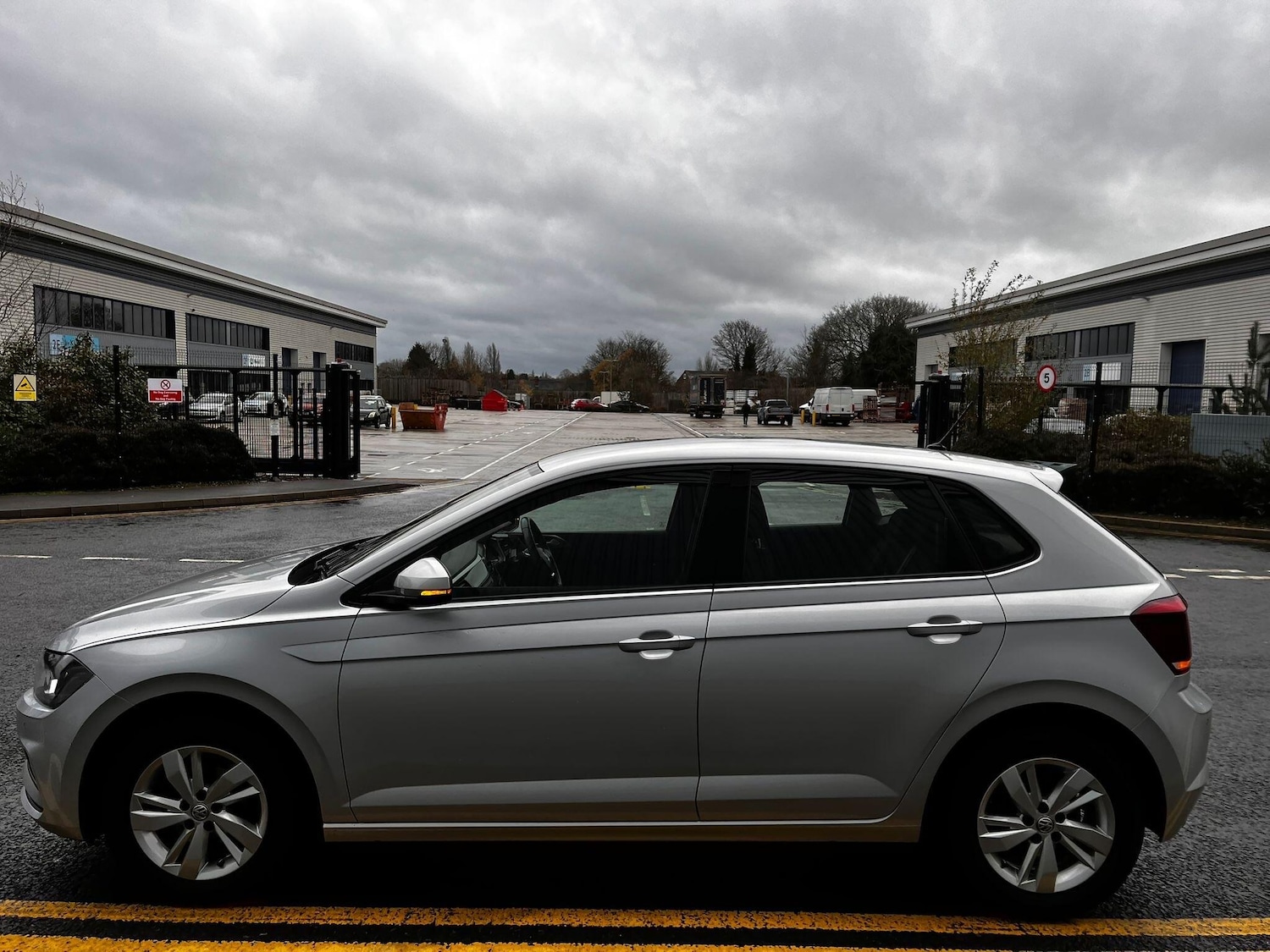 Used Volkswagen Polo 2020 for sale - 76976093: Photo 6