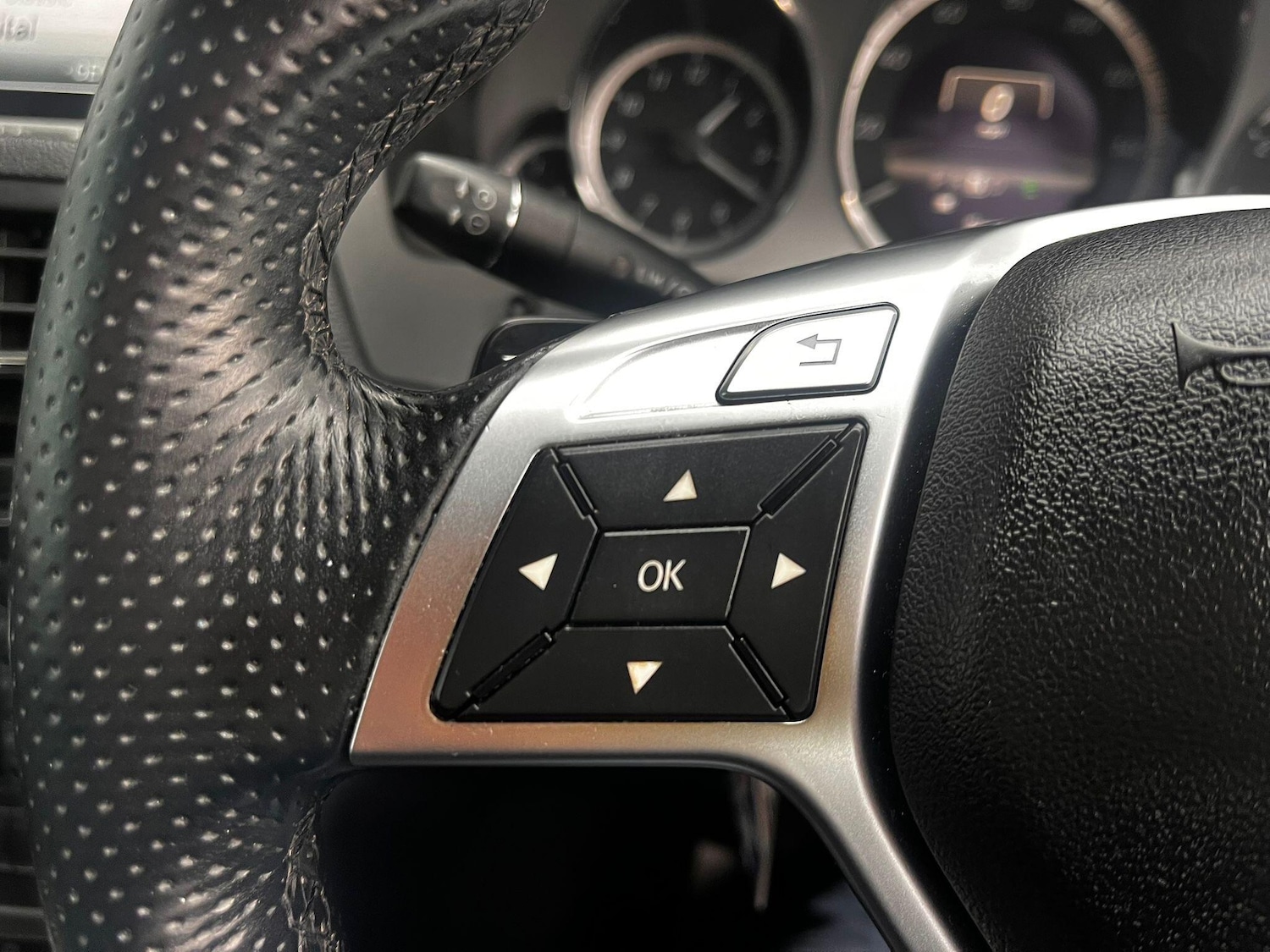 Used Mercedes-Benz E Class 2012 for sale - 77411420: Photo 28