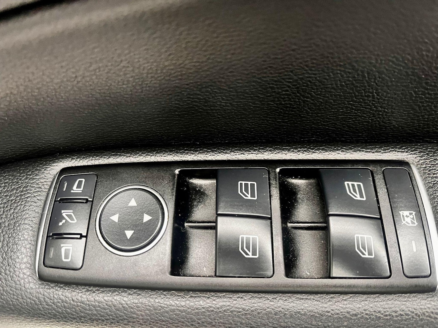 Used Mercedes-Benz E Class 2012 for sale - 77411420: Photo 33