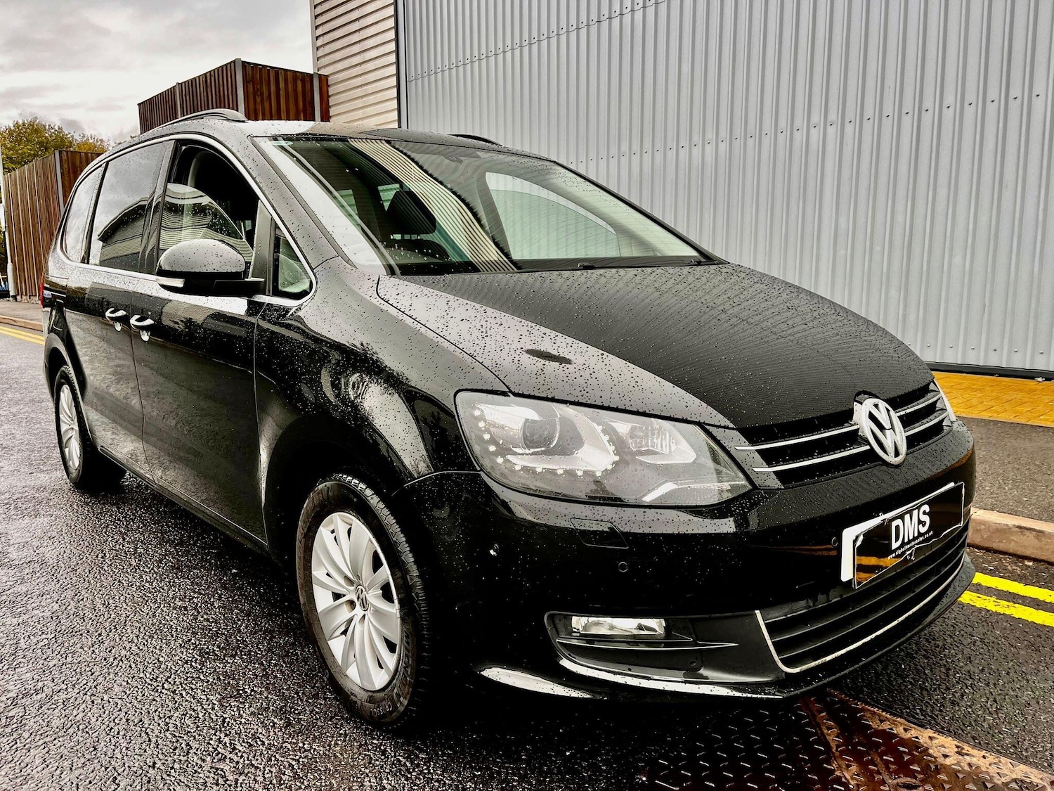 Used Volkswagen Sharan 2012 for sale - 76409342: Photo 1