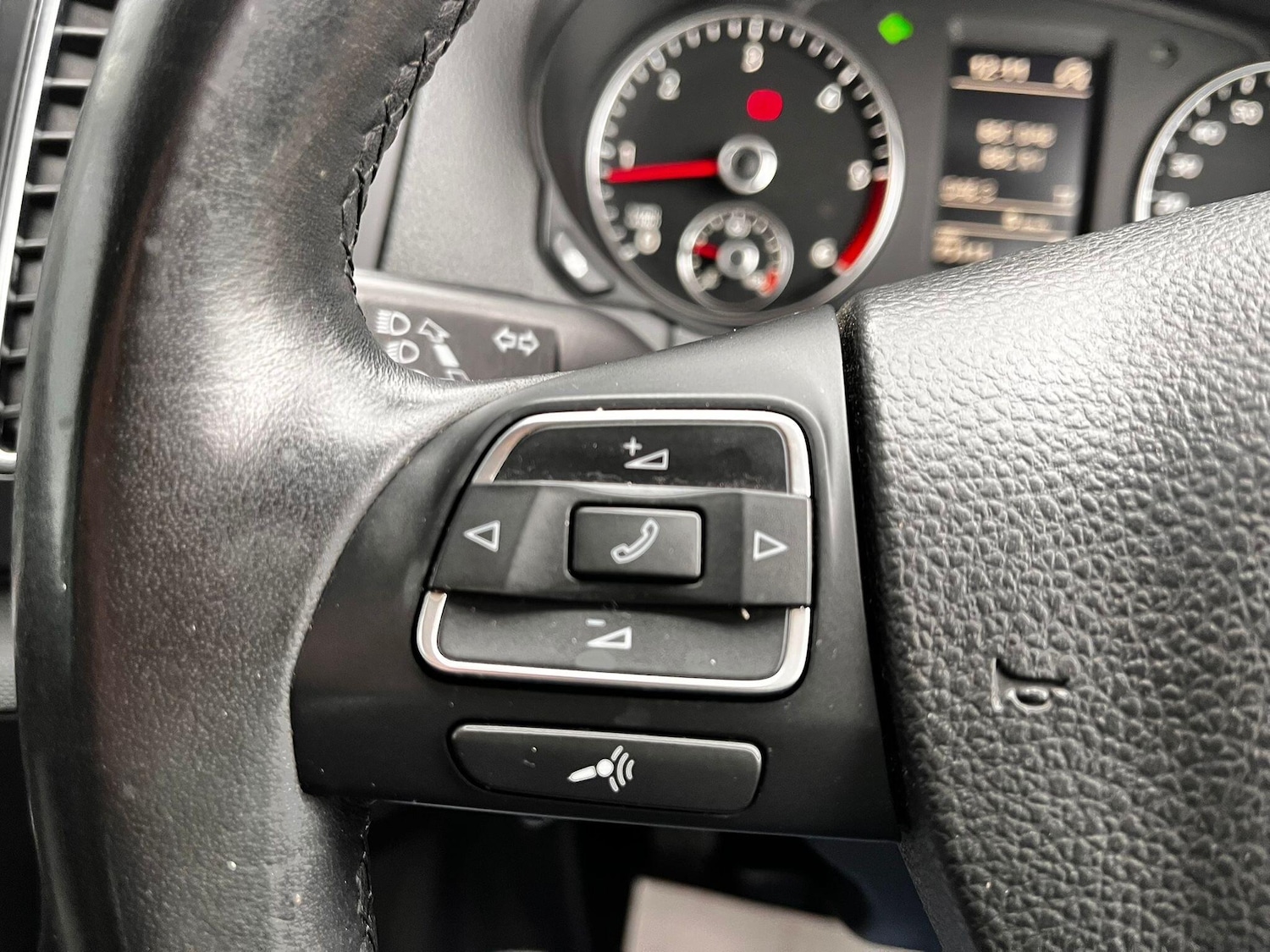 Used Volkswagen Sharan 2012 for sale - 76409342: Photo 36