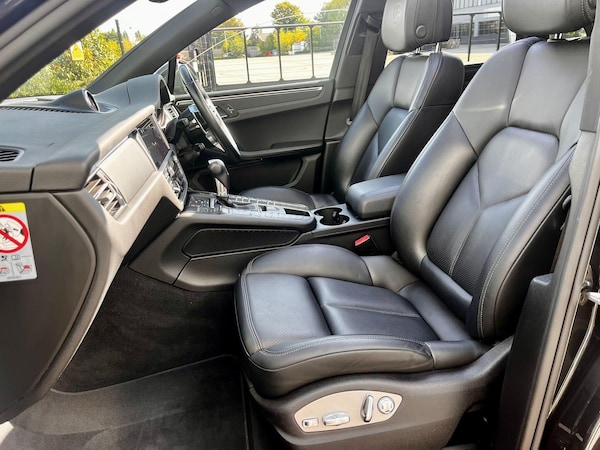 Used Porsche Macan 2020 for sale - 75624026: Photo 17