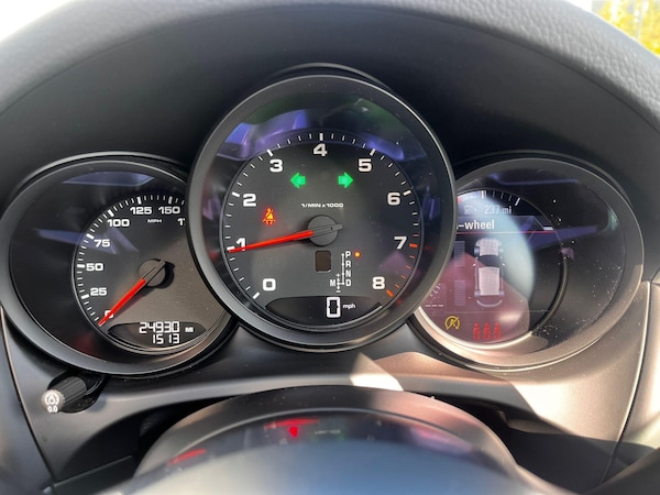 Used Porsche Macan 2020 for sale - 75624026: Photo 31