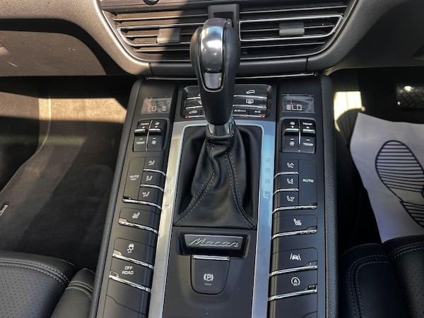Used Porsche Macan 2020 for sale - 75624026: Photo 51