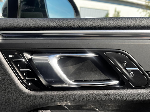 Used Porsche Macan 2020 for sale - 75624026: Photo 59