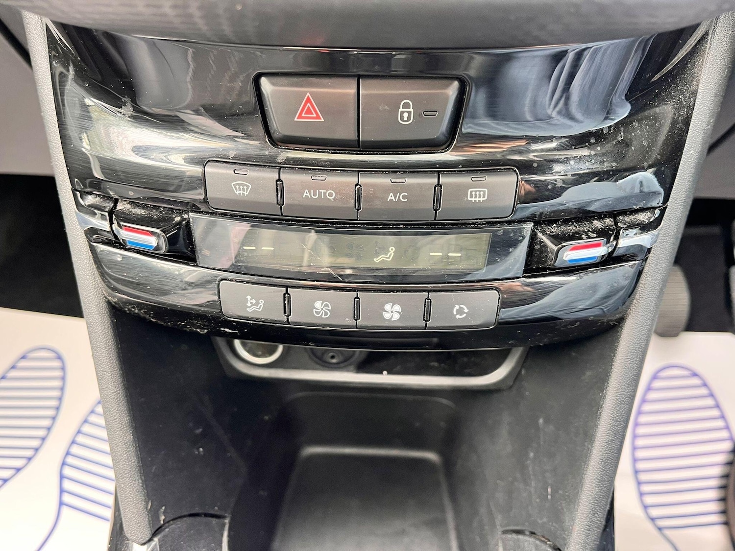 Used Peugeot 2008 2018 for sale - 78115875: Photo 56