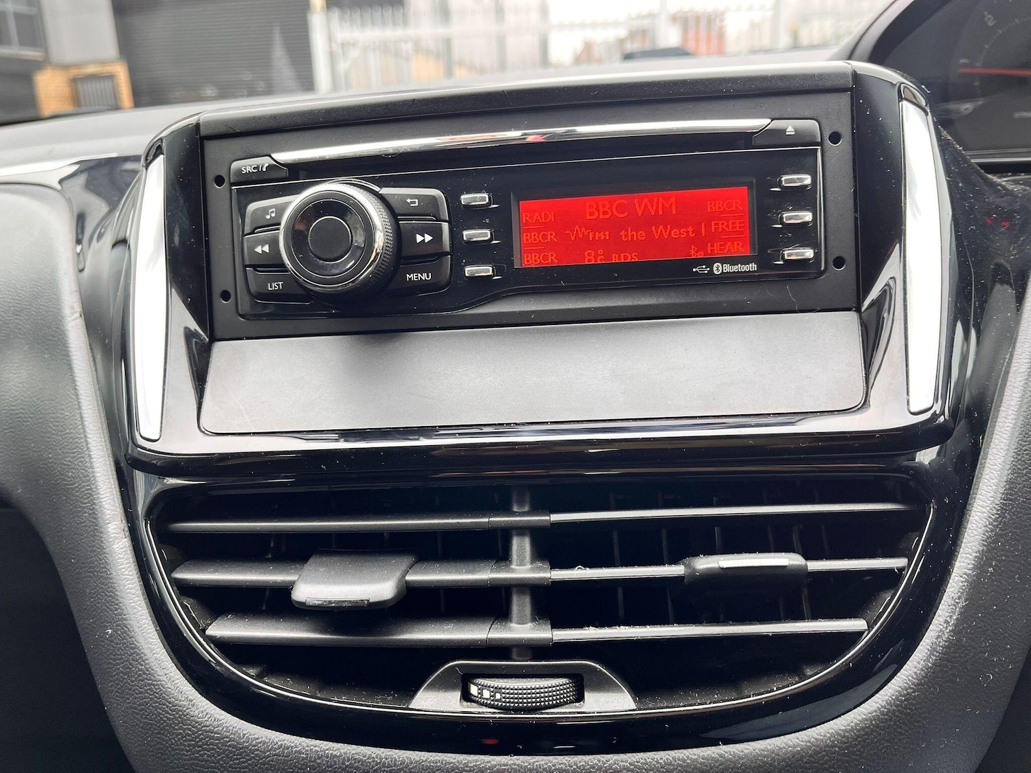 Used Peugeot 208 2015 for sale - 77412260: Photo 27