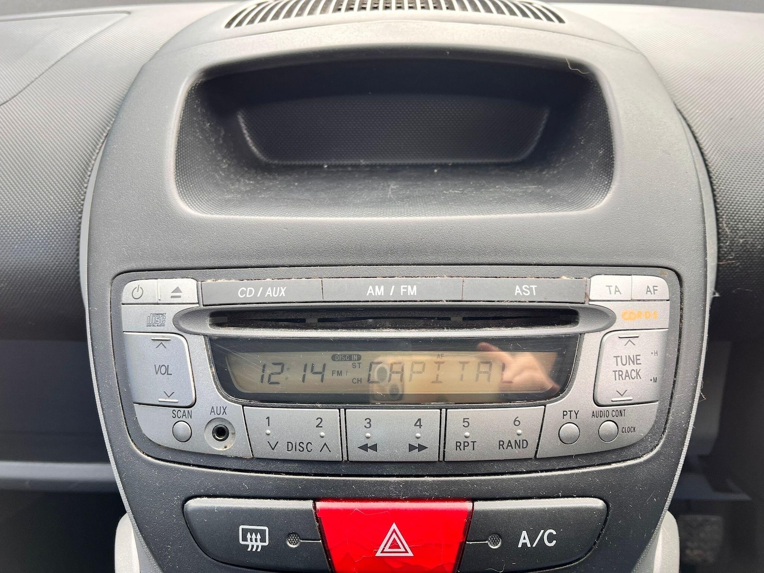 Used Toyota AYGO 2011 for sale - 77883603: Photo 27