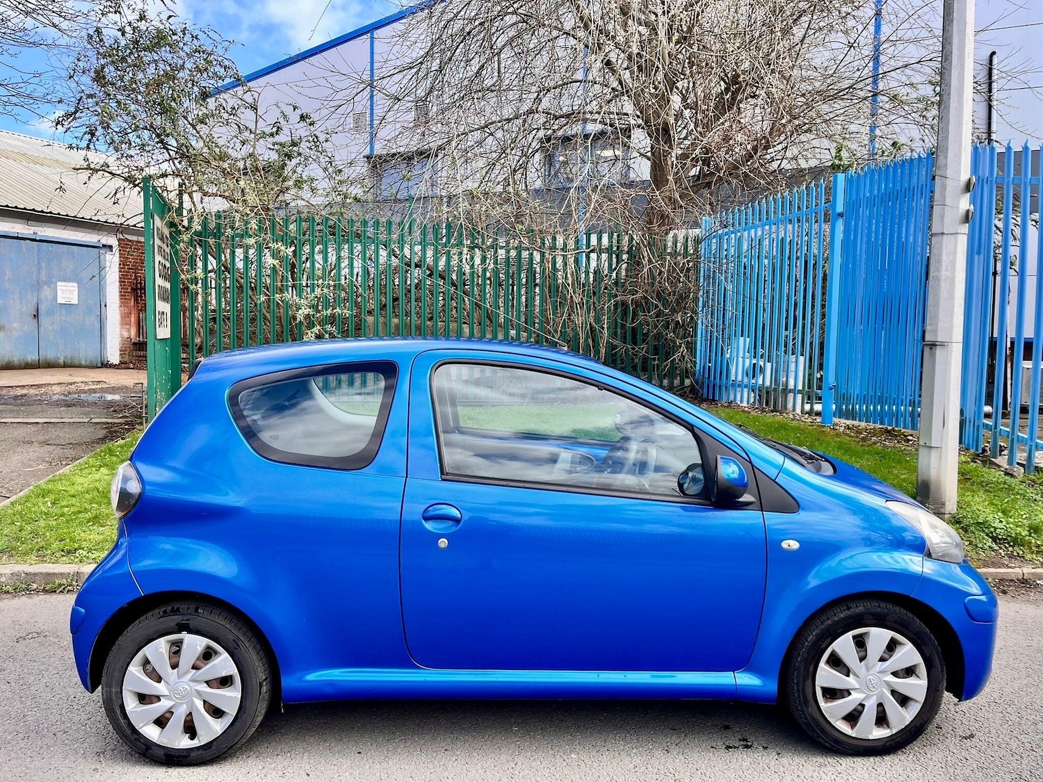 Used Toyota AYGO 2011 for sale - 77883603: Photo 8