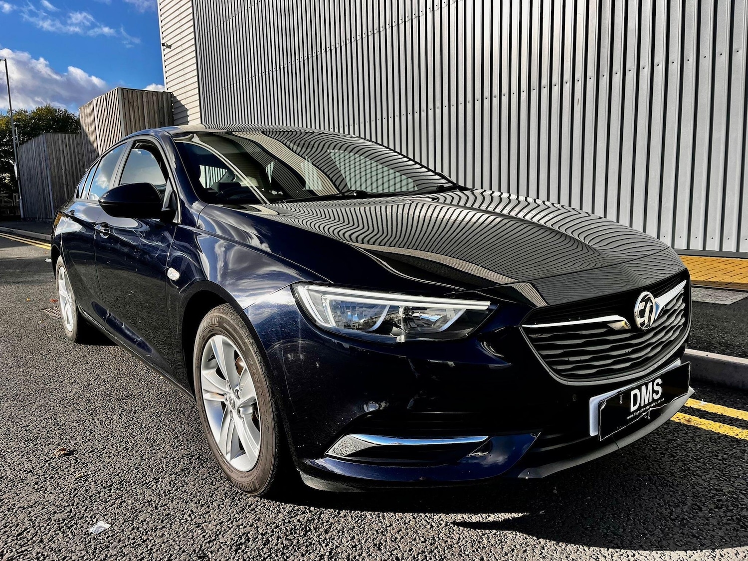 Used Vauxhall Insignia 2018 for sale - 76377934: Photo 1