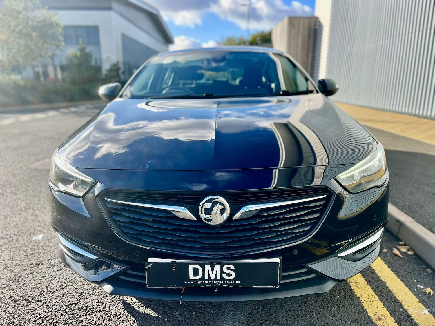 Used Vauxhall Insignia 2018 for sale - 76377934: Photo 2
