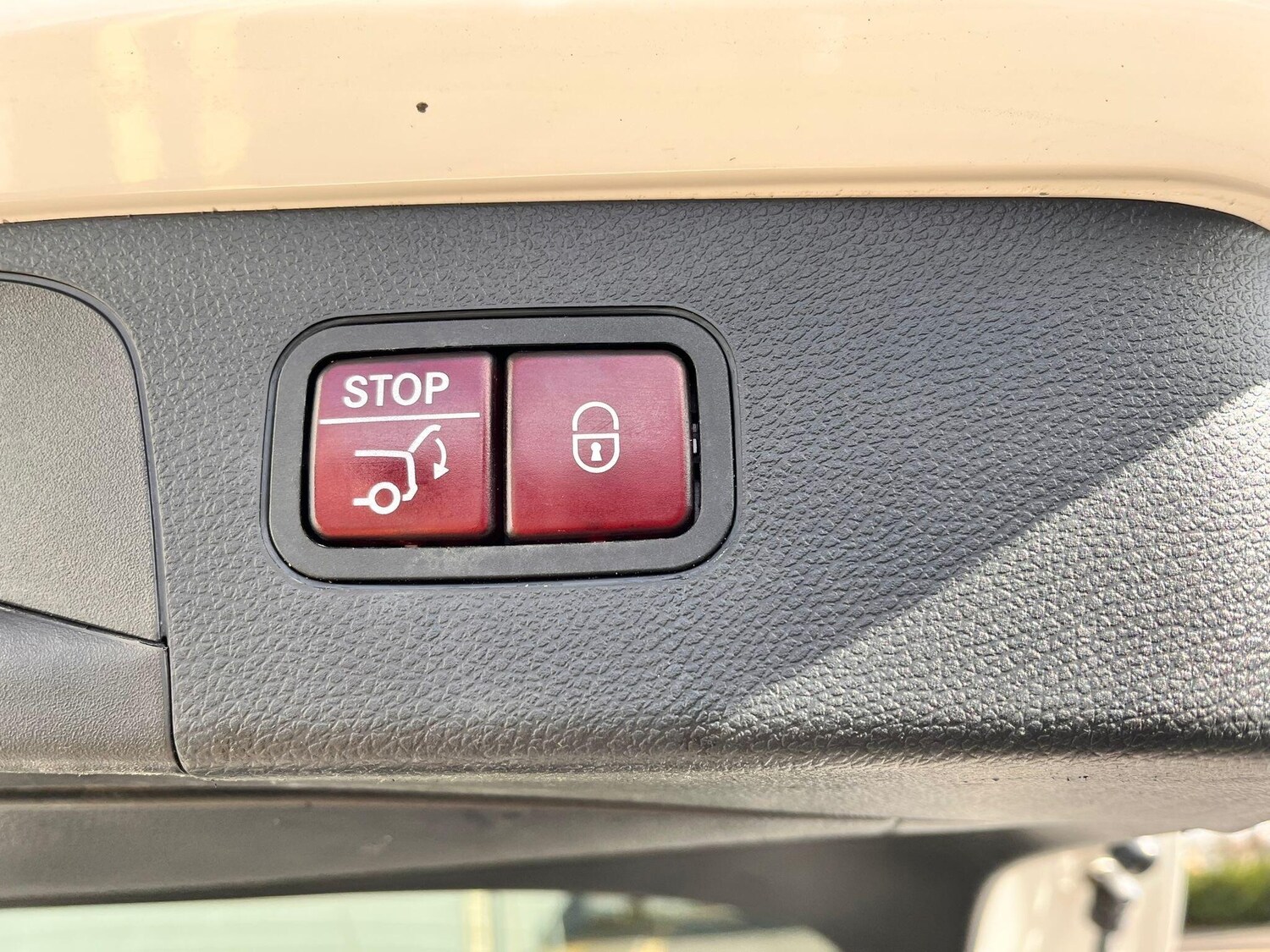 Used Mercedes-Benz GLC 2017 for sale - 77783915: Photo 33