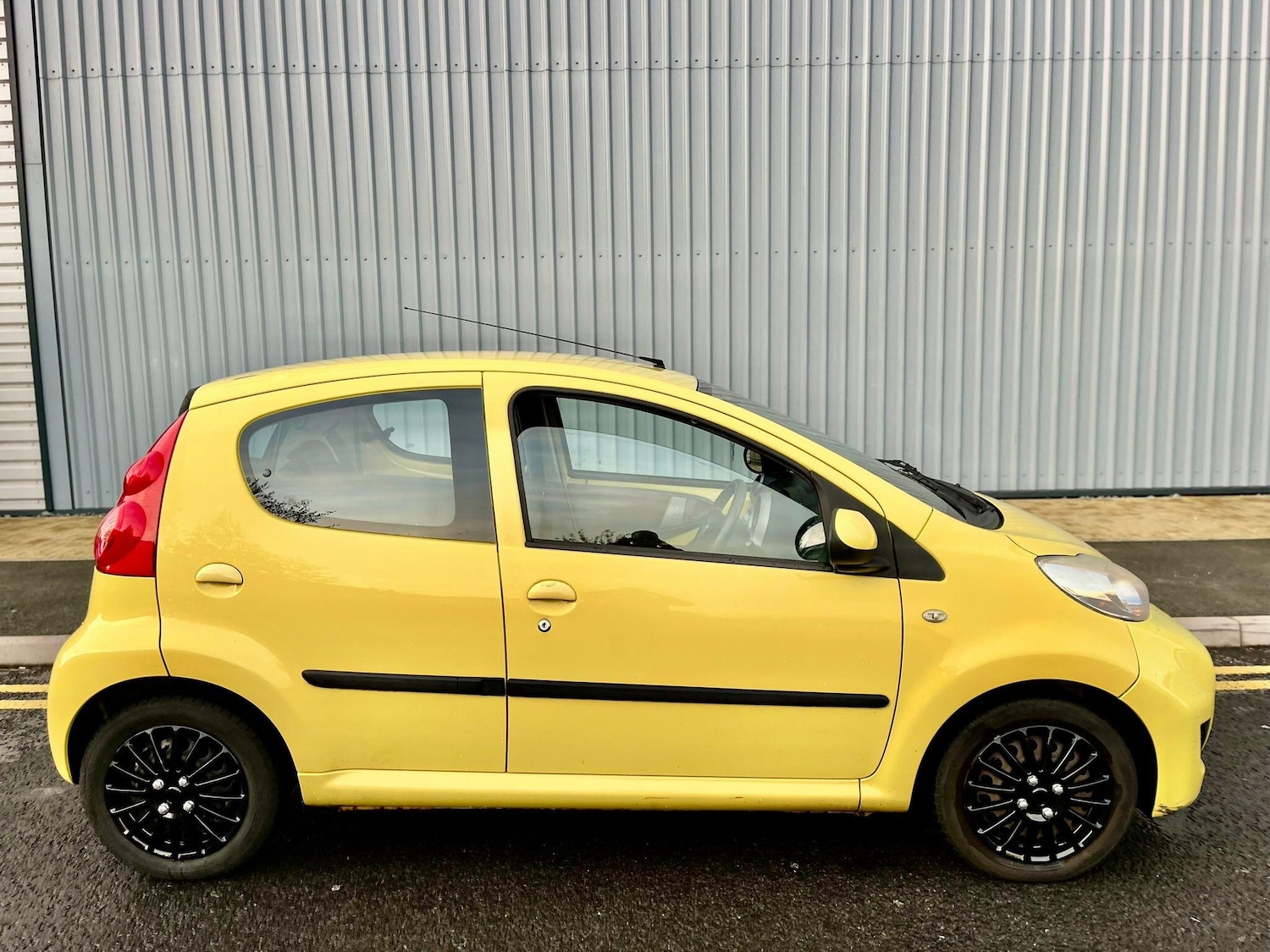 Used Peugeot 107 2010 for sale - 76409593: Photo 8