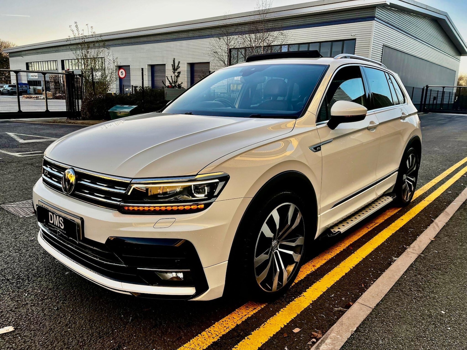 Used Volkswagen Tiguan 2017 for sale - 77130748: Photo 3