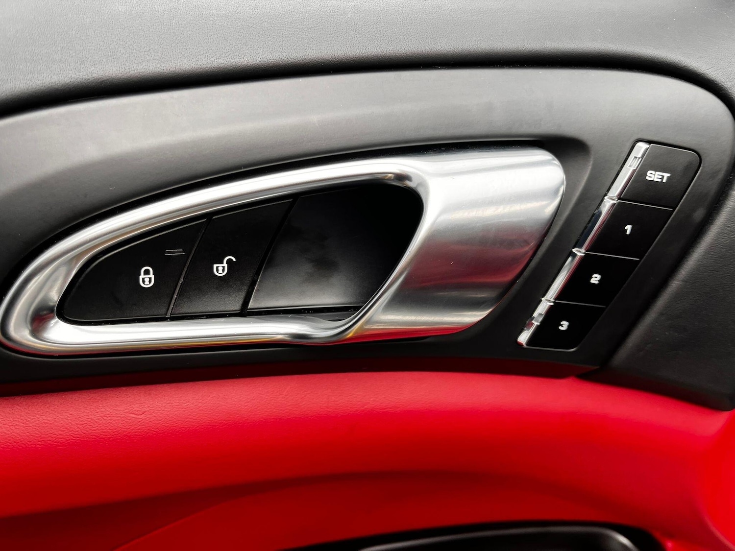 Used Porsche Cayenne 2014 for sale - 77331215: Photo 31