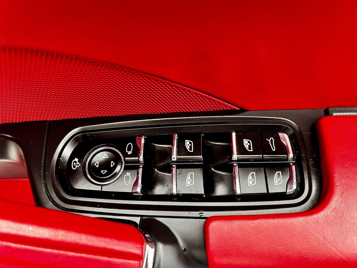 Used Porsche Cayenne 2014 for sale - 77331215: Photo 34